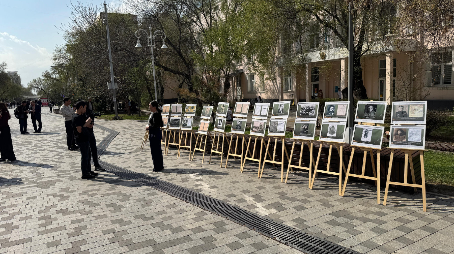 Алматыда Ұлы Жеңістің 80 жылдығына орай көрме өтті