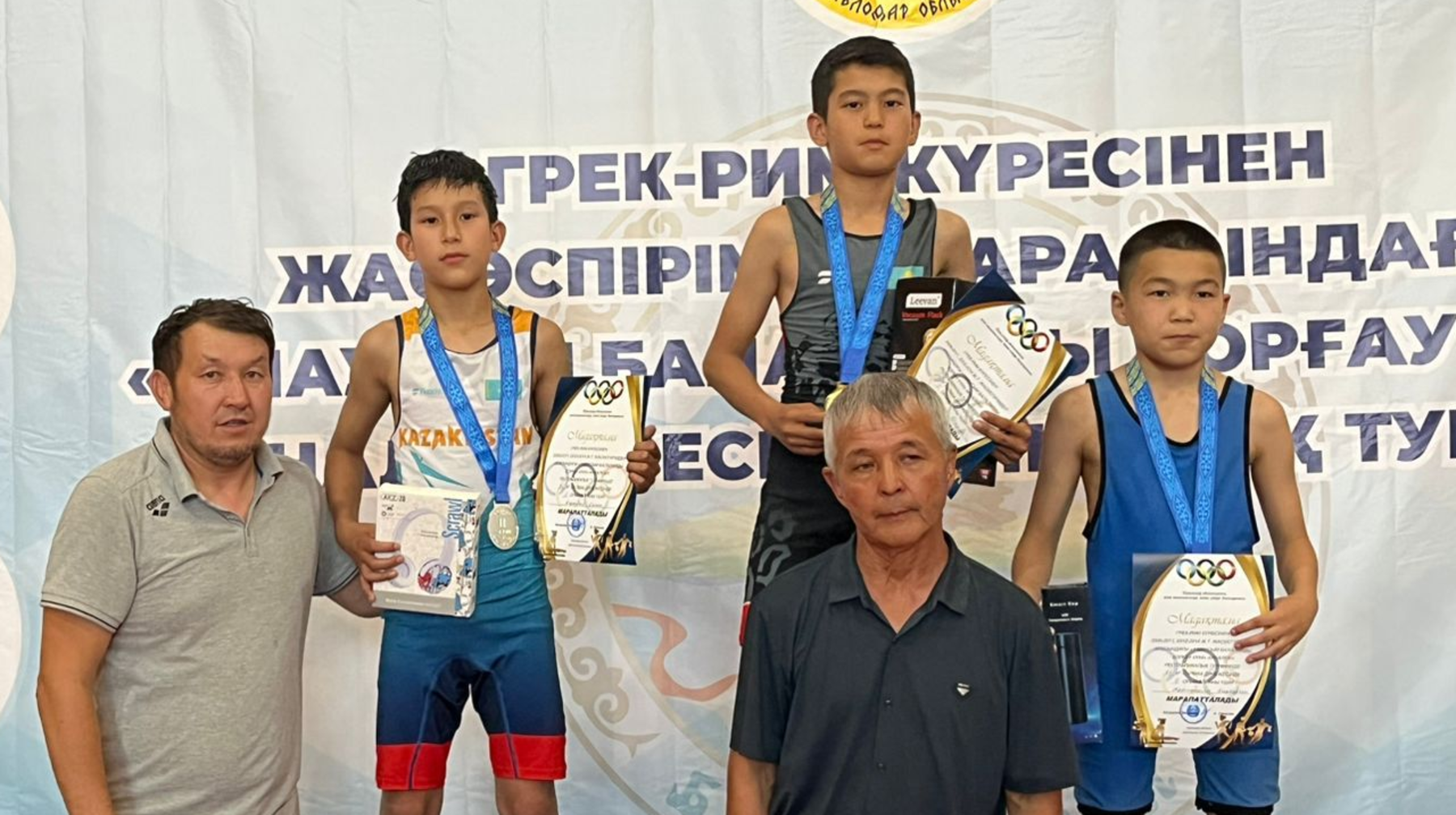 Алматылық жас балуандар республикалық турнирде топ жарды