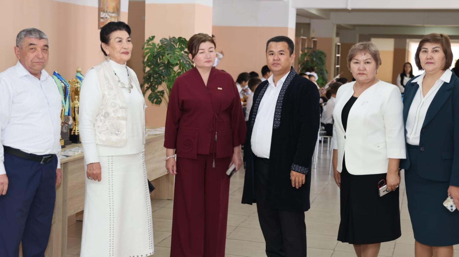 Абай ауылының мектебінде Оразгүл Асанғазымен кездесу өтті