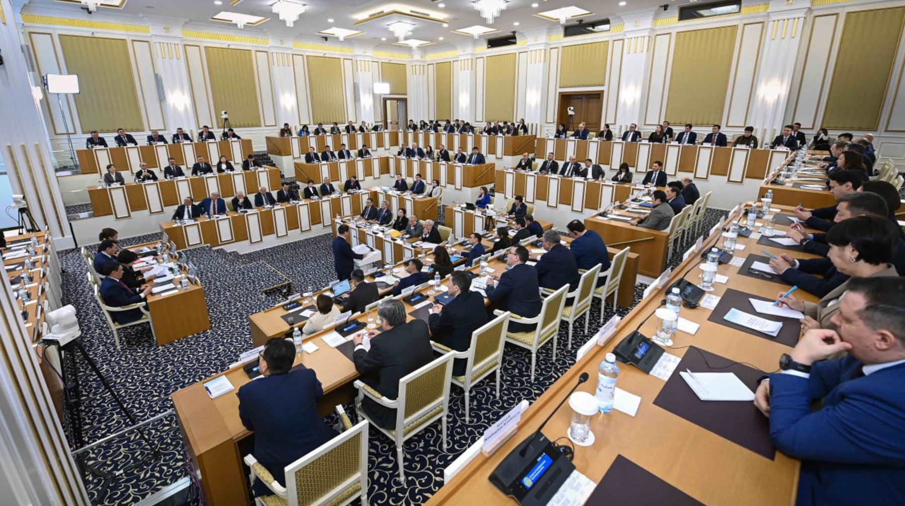 Құрылтай төрағасы қазақ тілін жетік білу керек – Парламенттік реформа