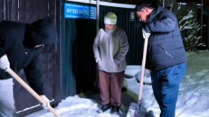 Молодые алматинцы организовали помощь одиноким пенсионерам