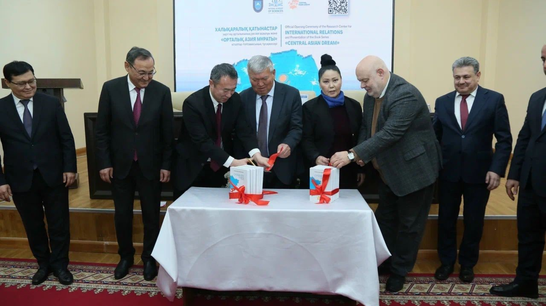 Almatyda «ORTALYQ AZIA MURATY» monografıasy jaryq kórdi