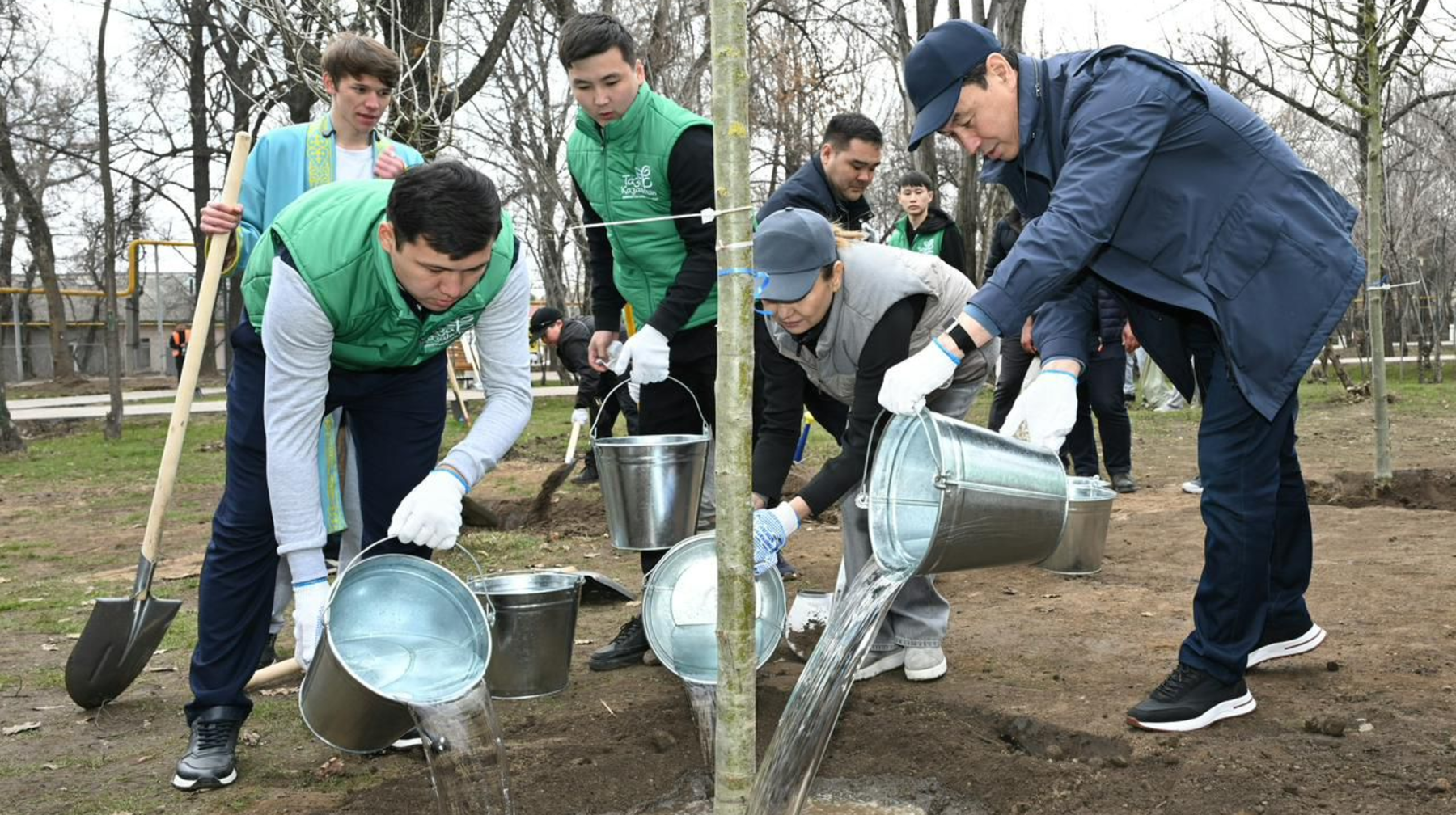 Almaty ákimi «Tazarý kúnine» arnalǵan jalpyqalalyq senbilikke qatysty