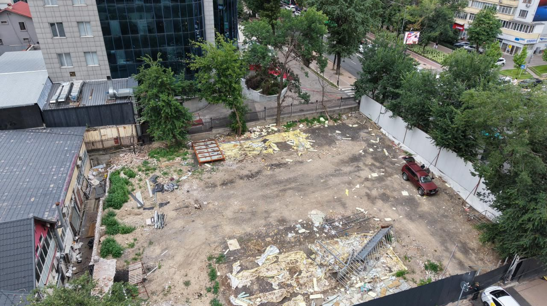 Алматының орталығында заңсыз сауда нысандары сүрілді