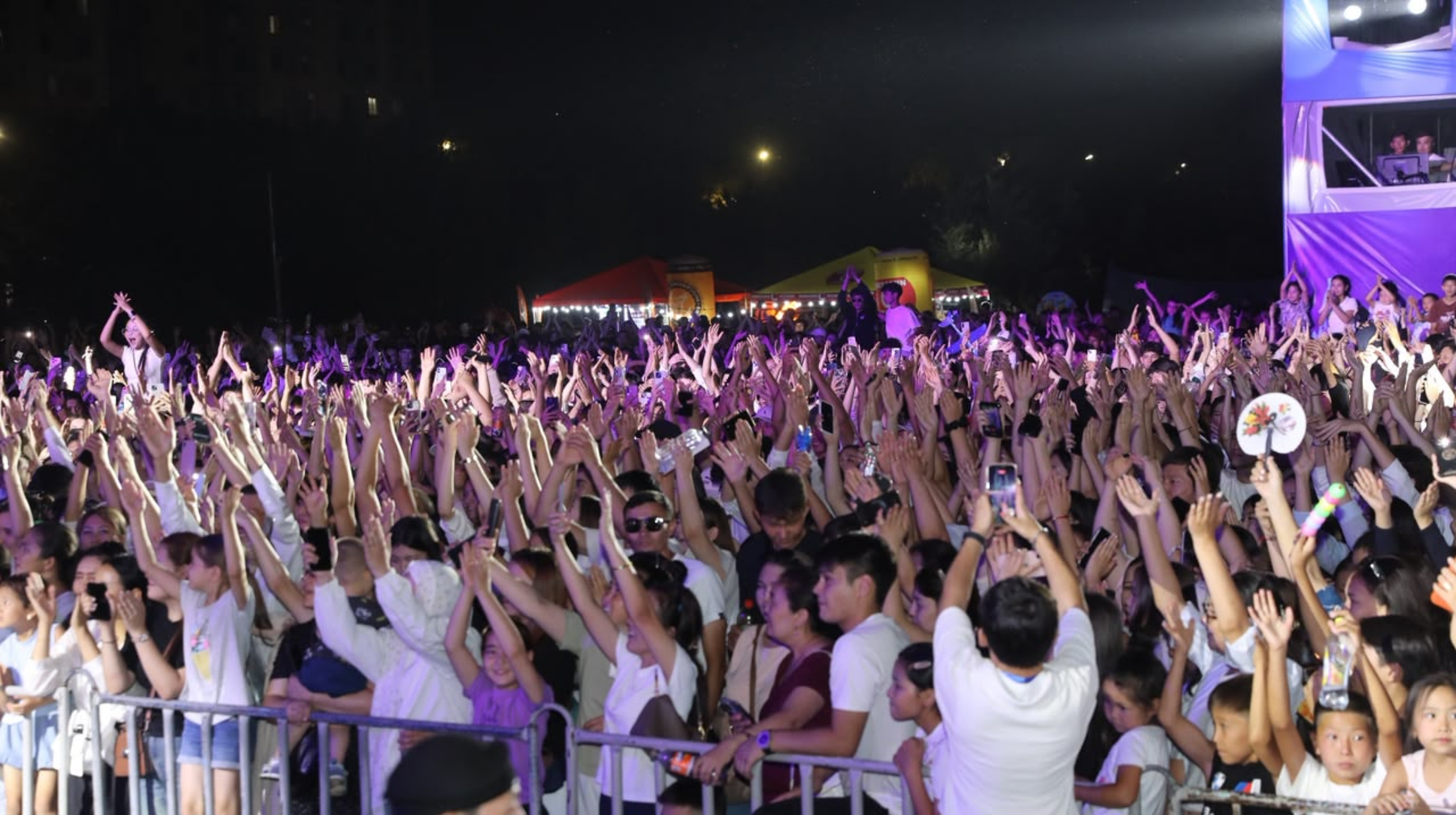 ALMATY SUMMER FEST: Тағы бір сенбі. Тағы бір жарқын кеш