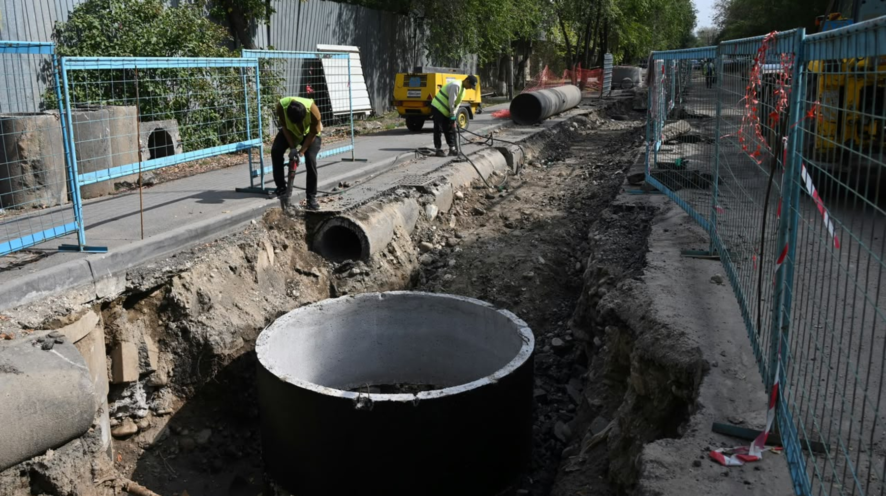 Алматының Жетісу ауданында 8 шақырымнан астам су құбыры және кәріз желілері жаңартылып жатыр