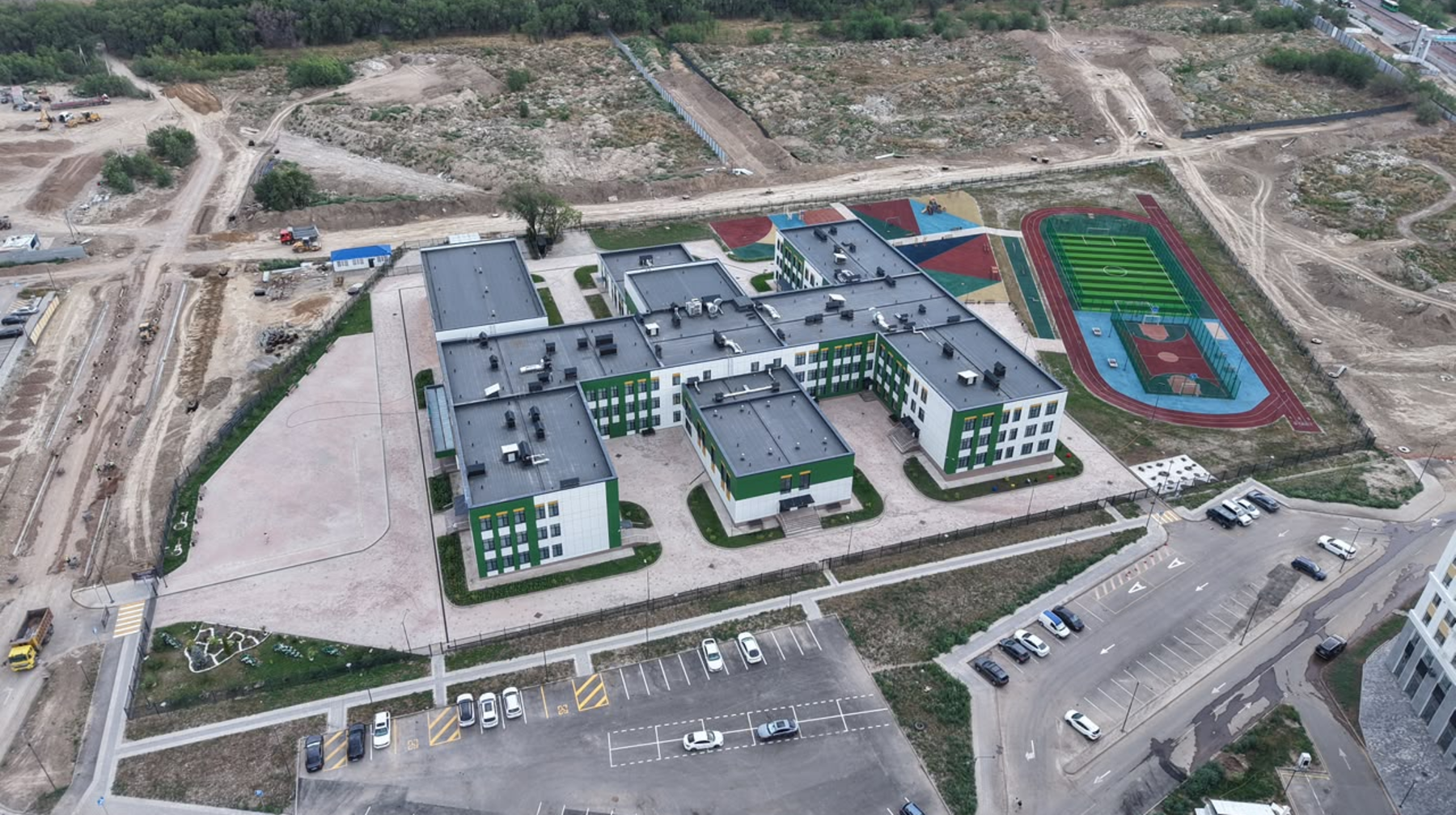 Алматының Алатау ауданында 2026 жылдың соңына дейін төрт мектеп ашылып, ірі инфрақұрылымдық жобалар аяқталады