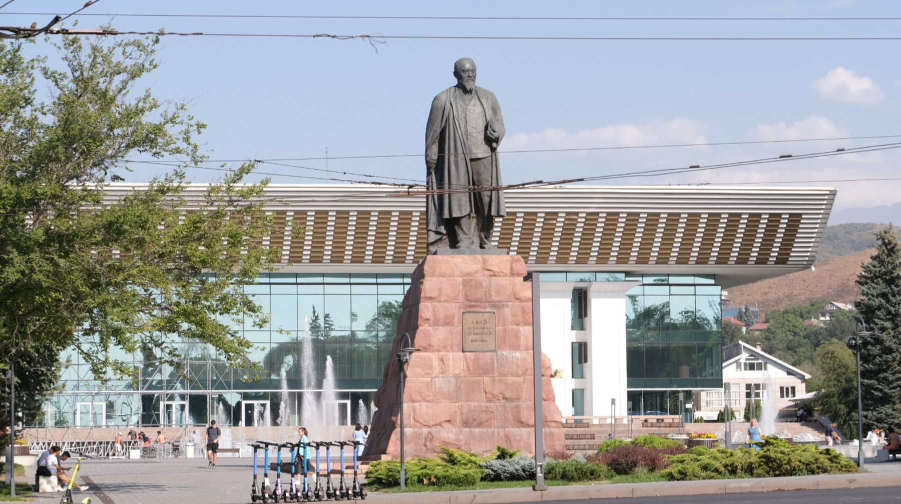 Алматыда Абай күніне орай концерттер, поэзия кештері мен көрмелер өтеді